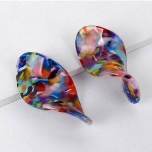 Retro twist acrylic geometric earrings